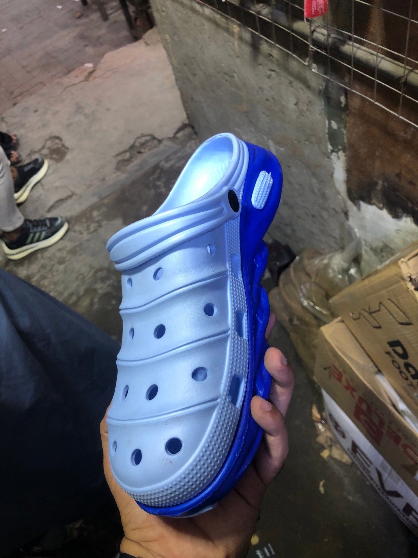 DECENT CROCS - Reluxe