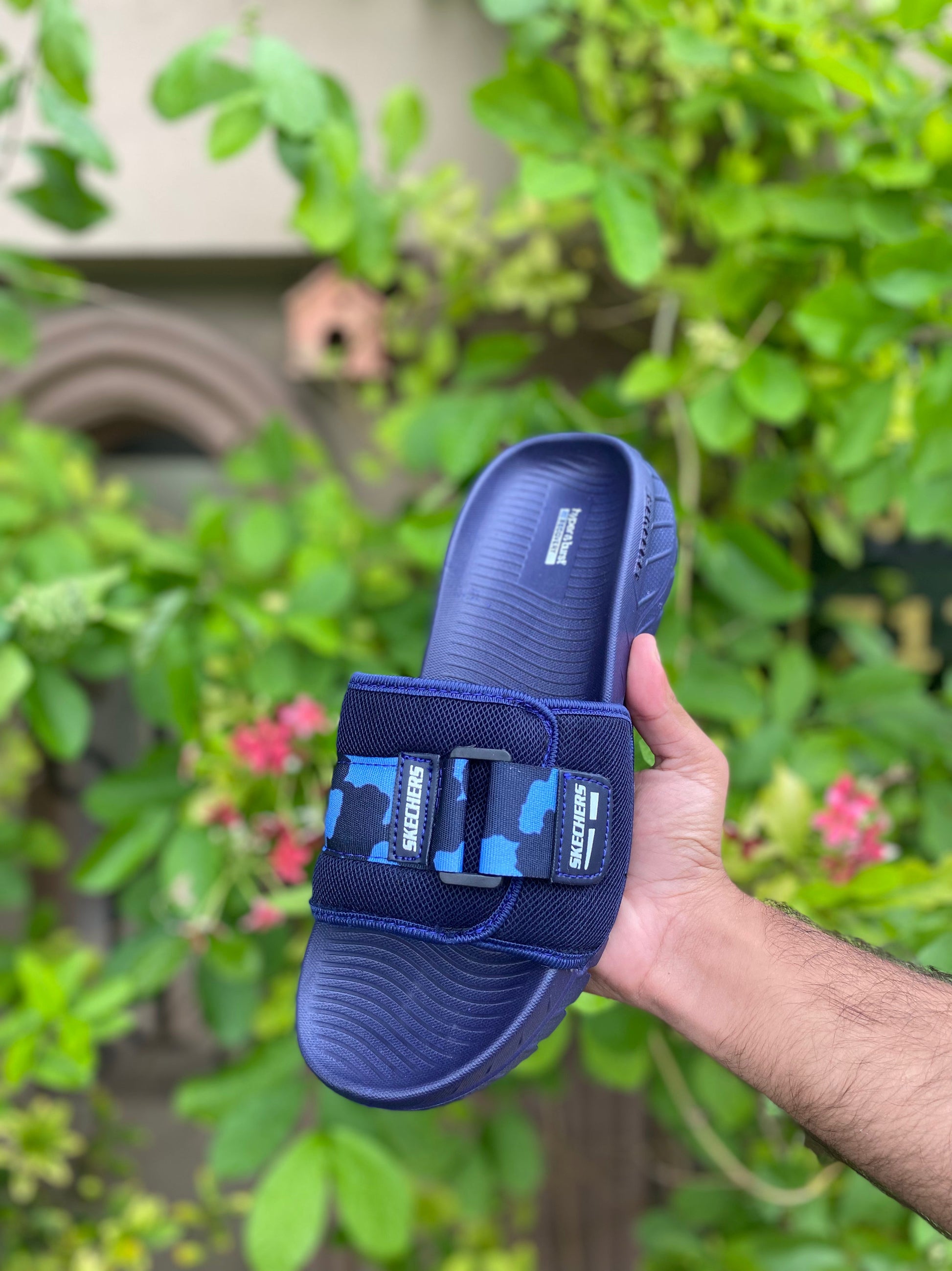 Skecher Fluffy Slides - Reluxe