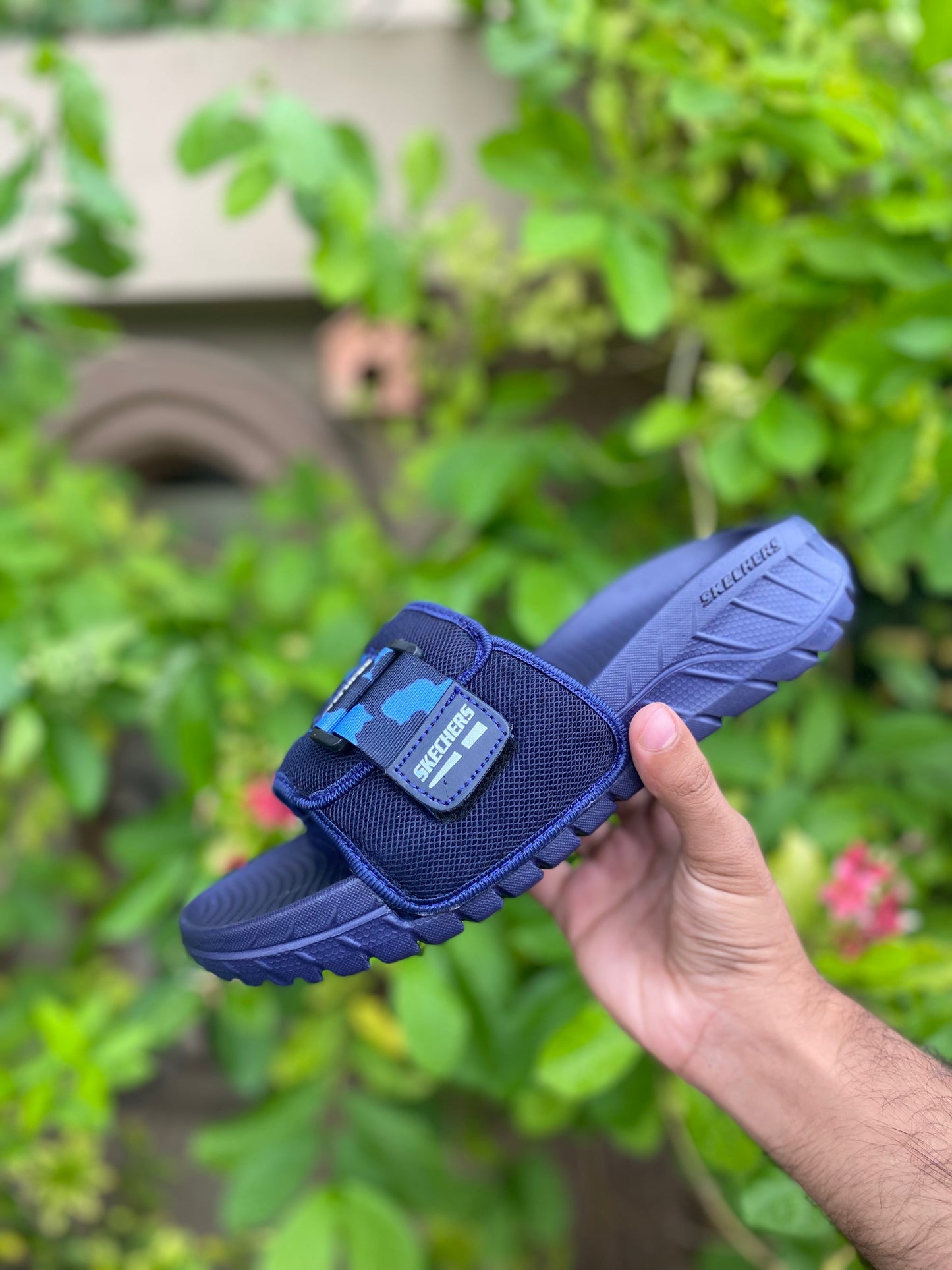 Skecher Fluffy Slides - Reluxe