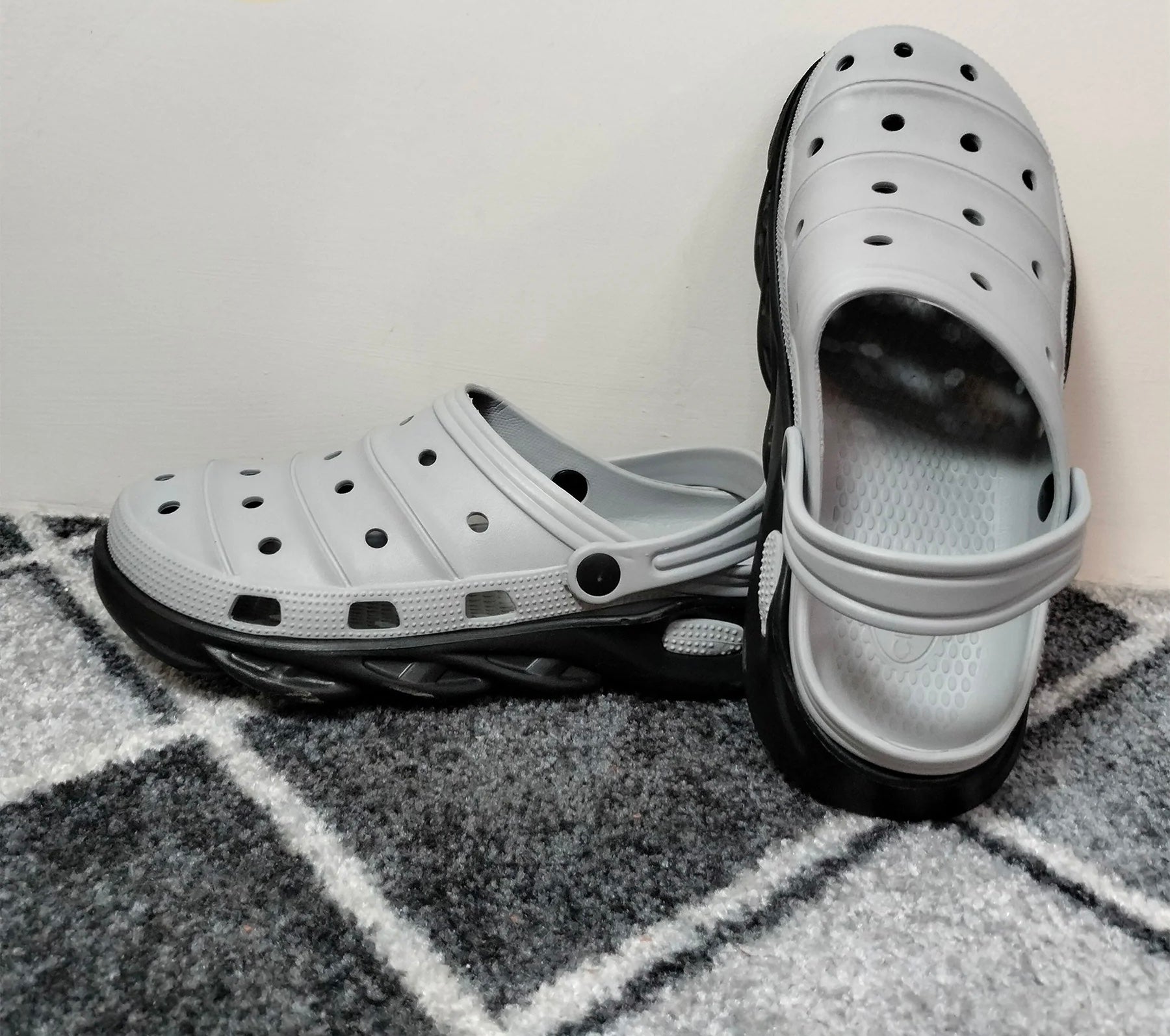 DECENT CROCS - Reluxe