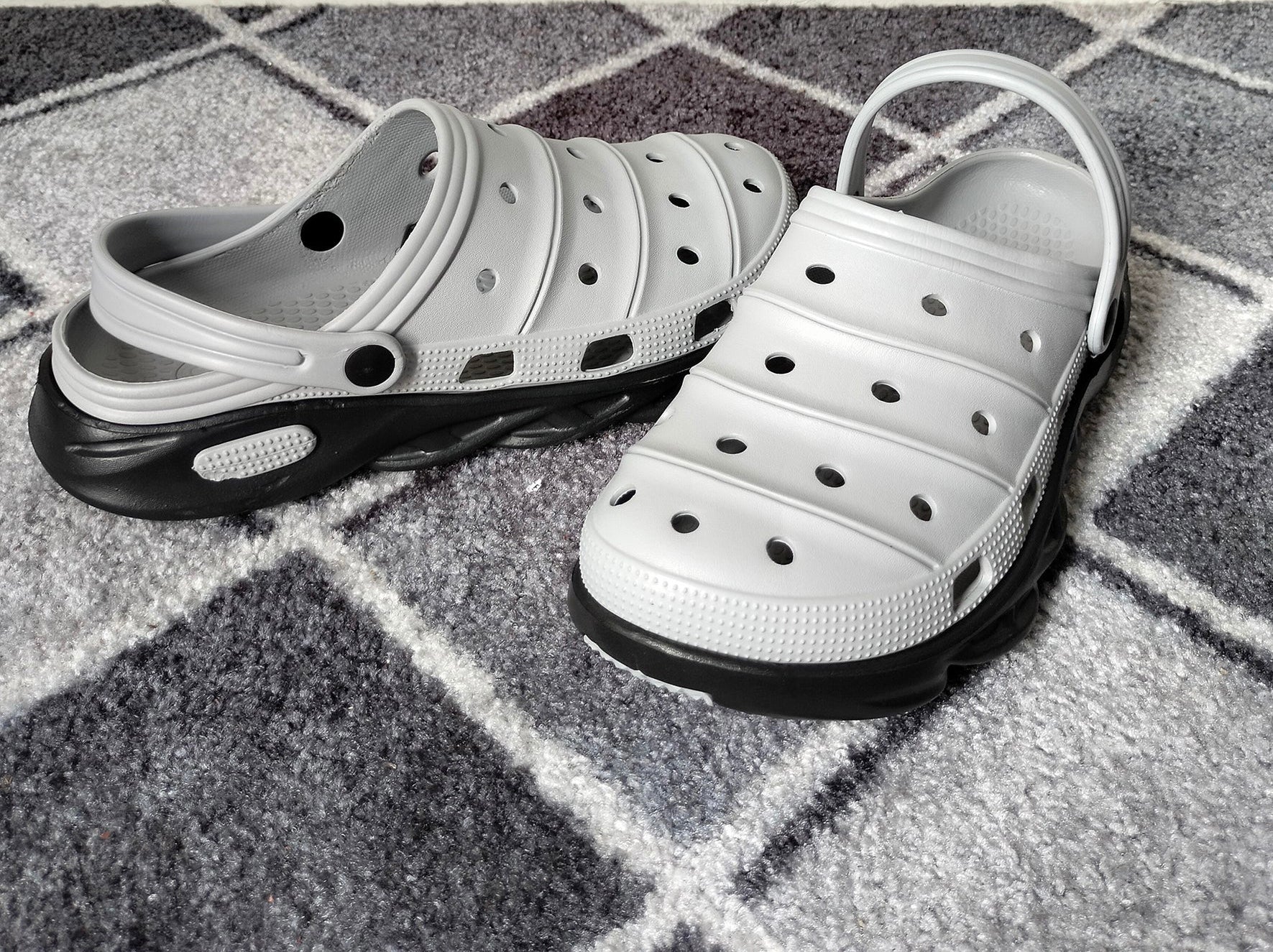 DECENT CROCS - Reluxe