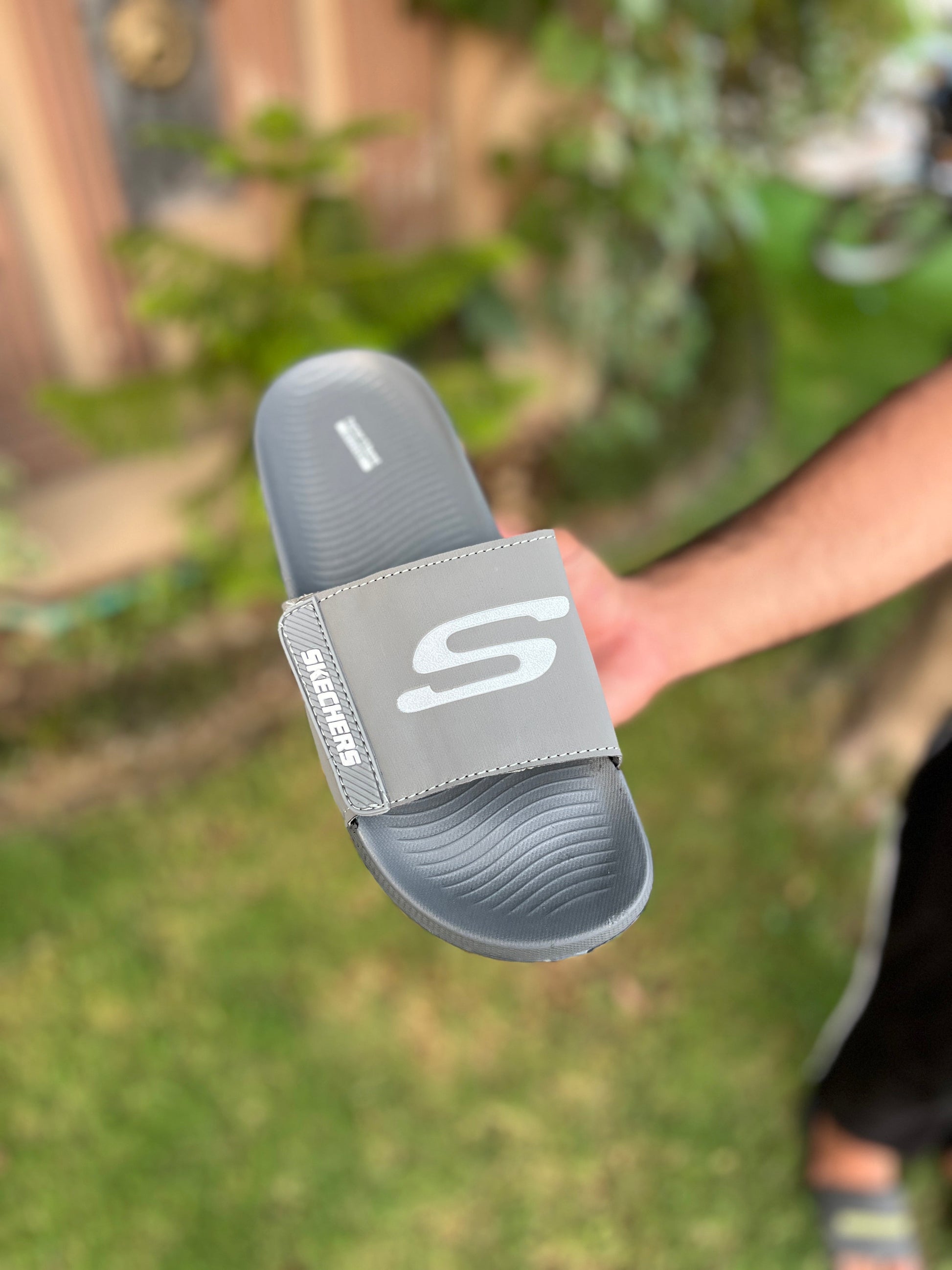 SKETCHER HYPER BURST SLIDES - Reluxe