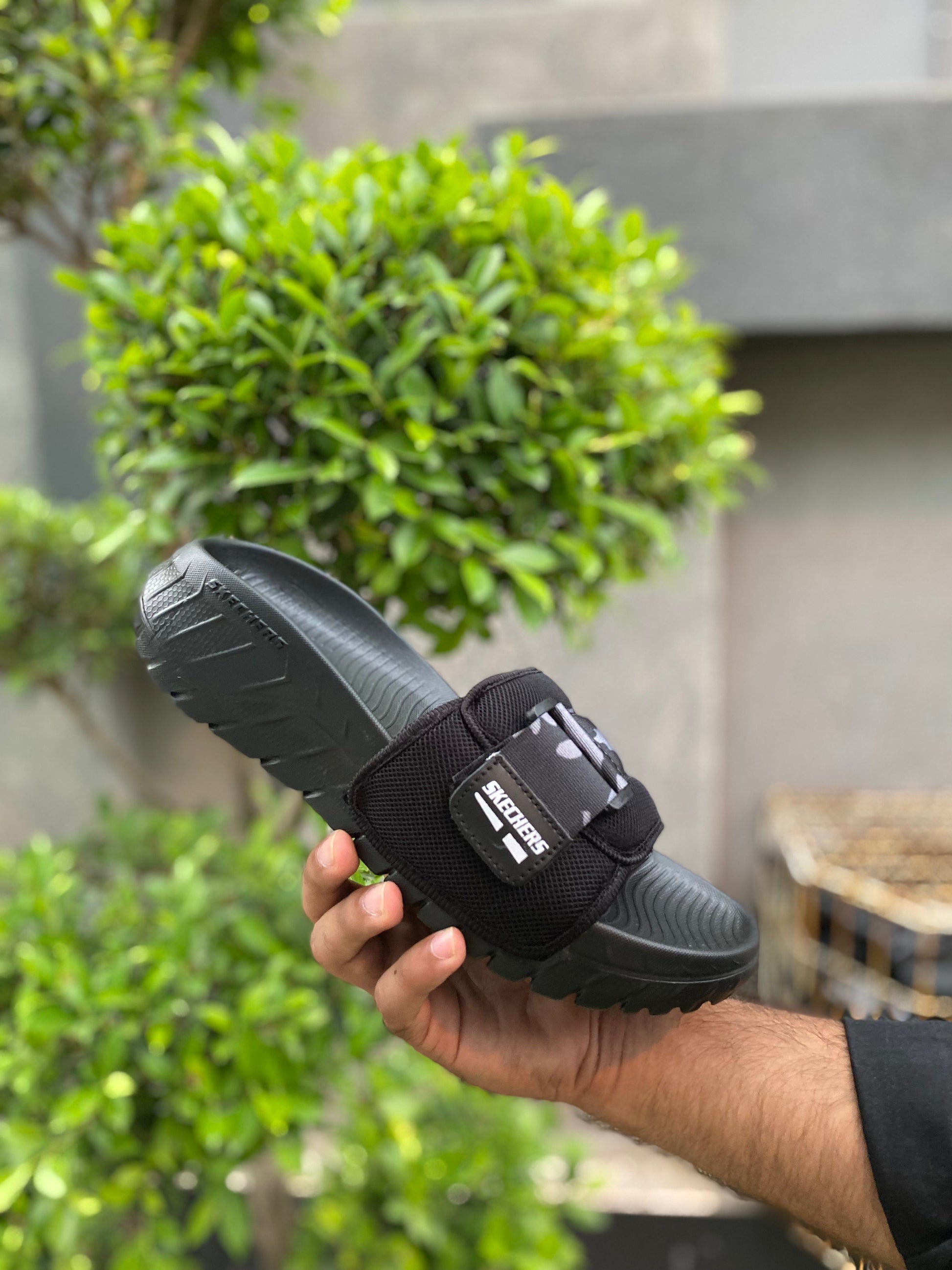 Skecher Fluffy Slides - Reluxe