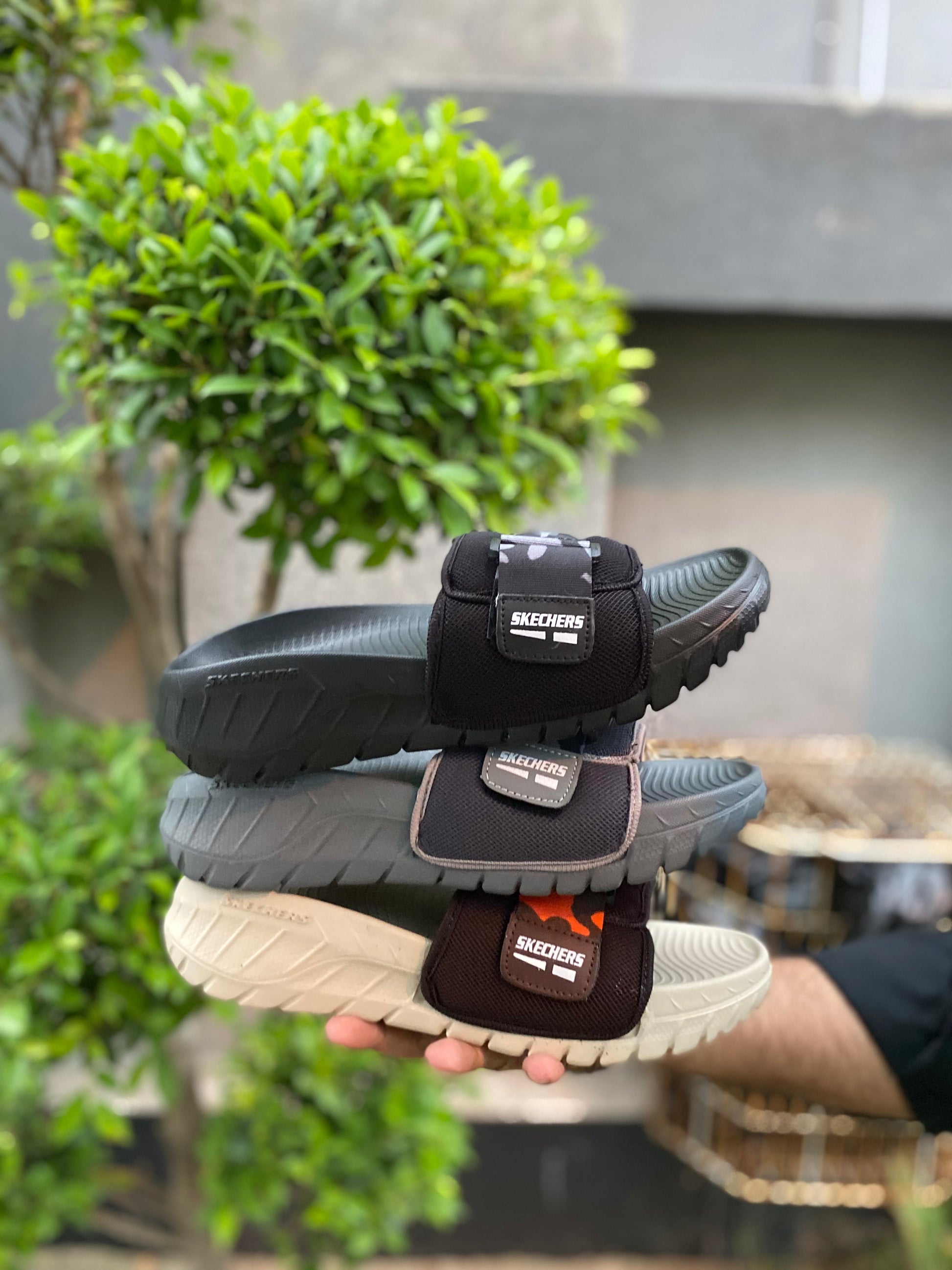 Skecher Fluffy Slides - Reluxe