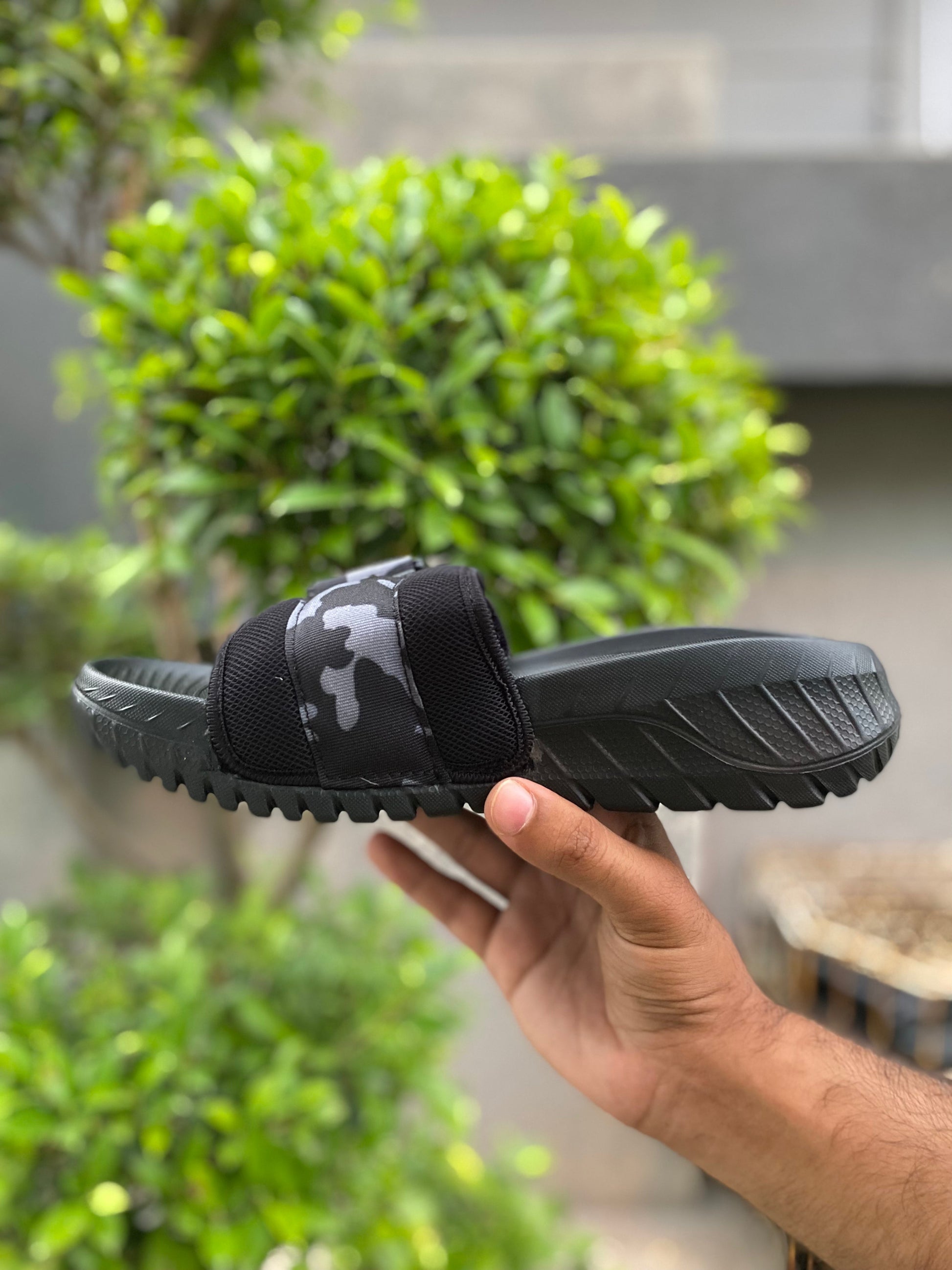 Skecher Fluffy Slides - Reluxe