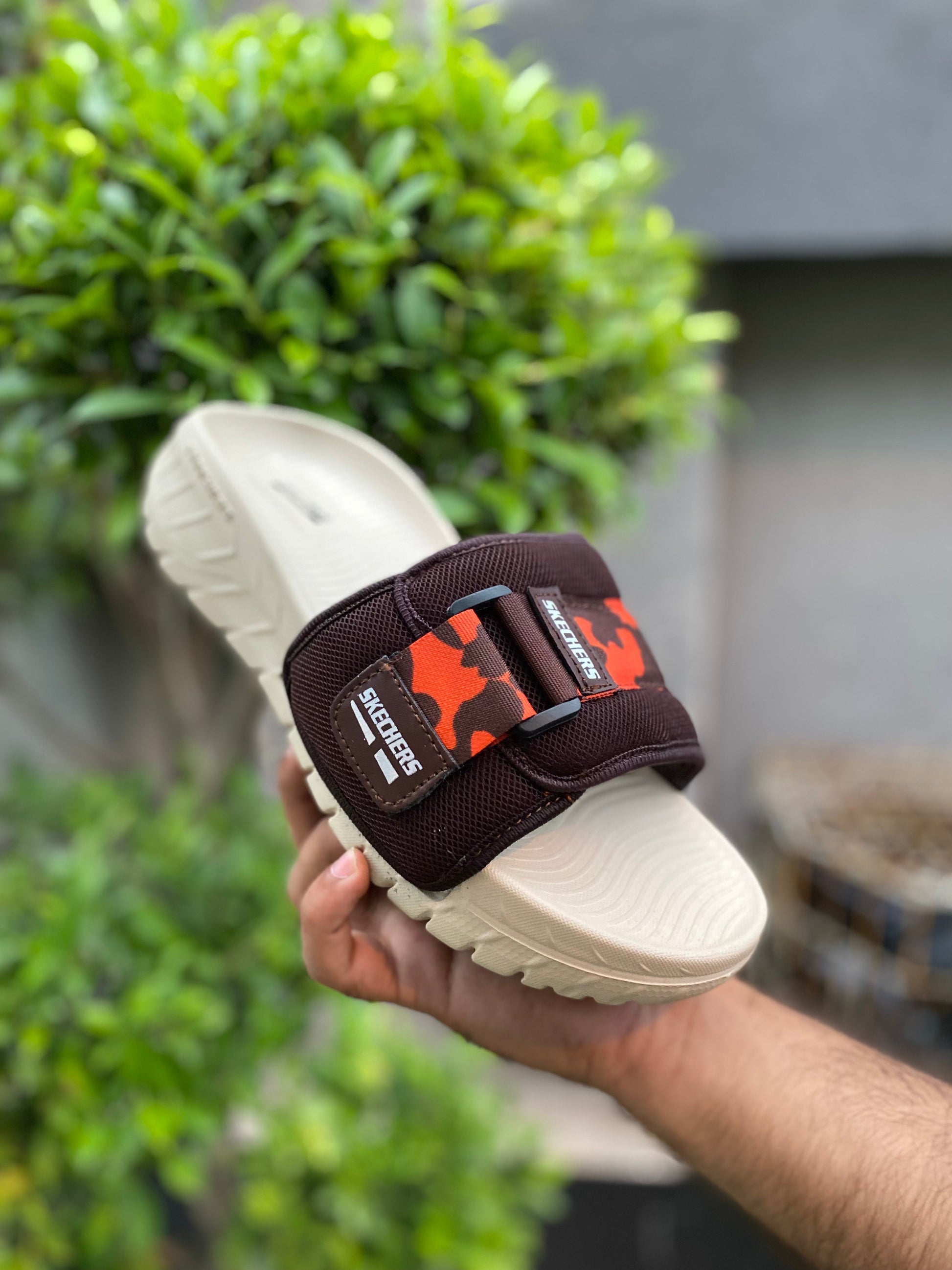 Skecher Fluffy Slides - Reluxe