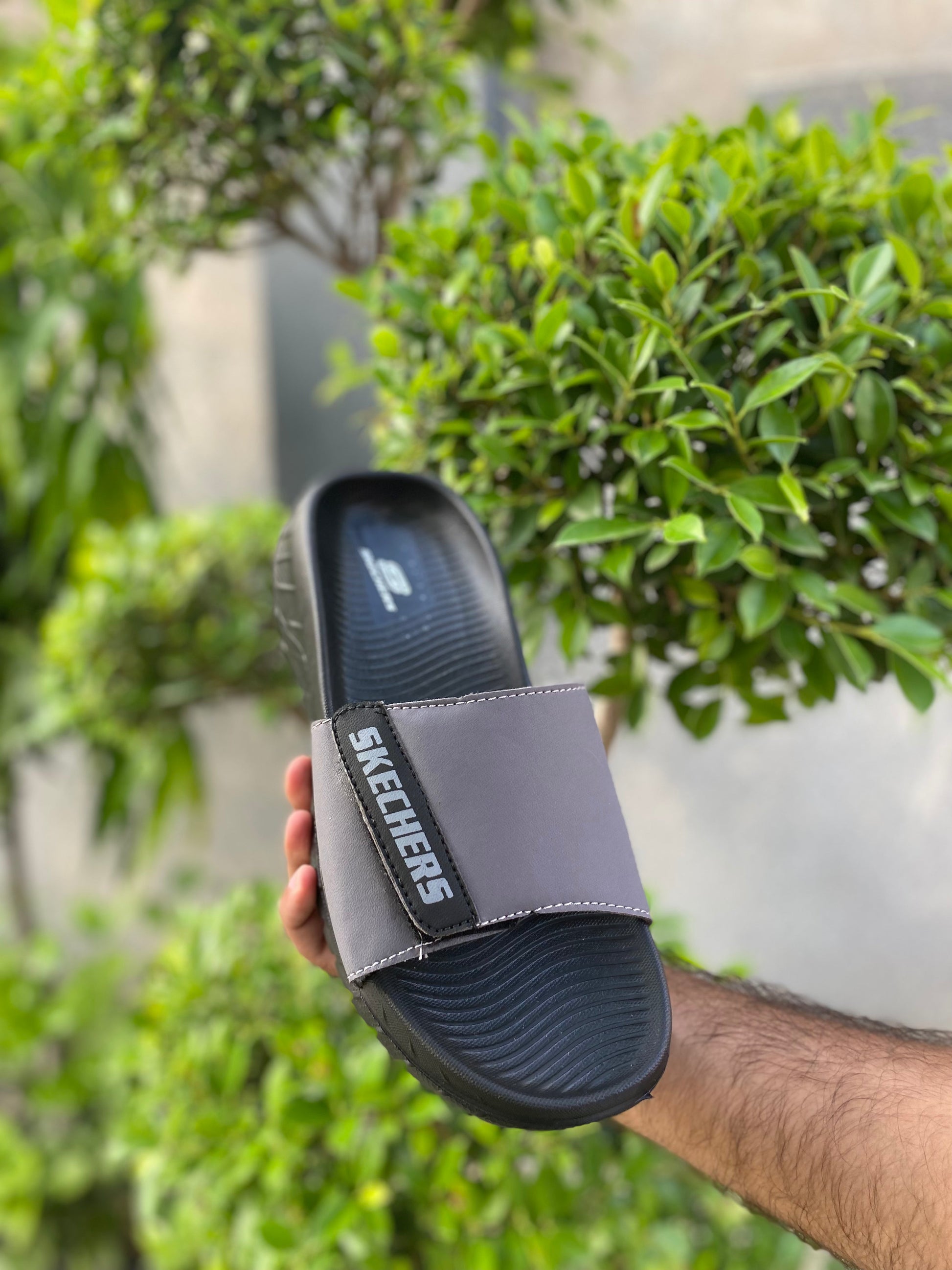 Skecher Jumper Slides 2 - Reluxe