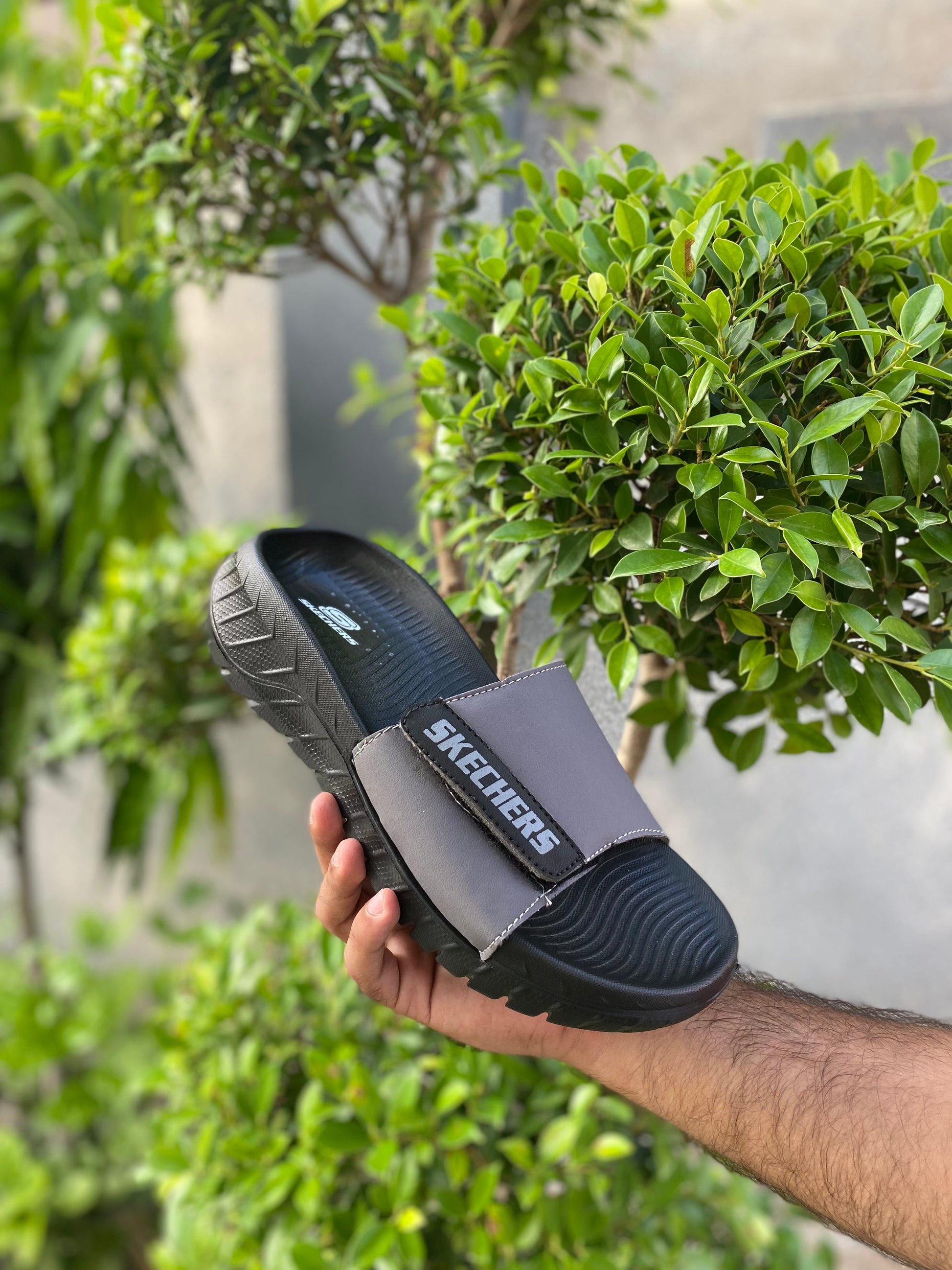 Skecher Jumper Slides 2 - Reluxe