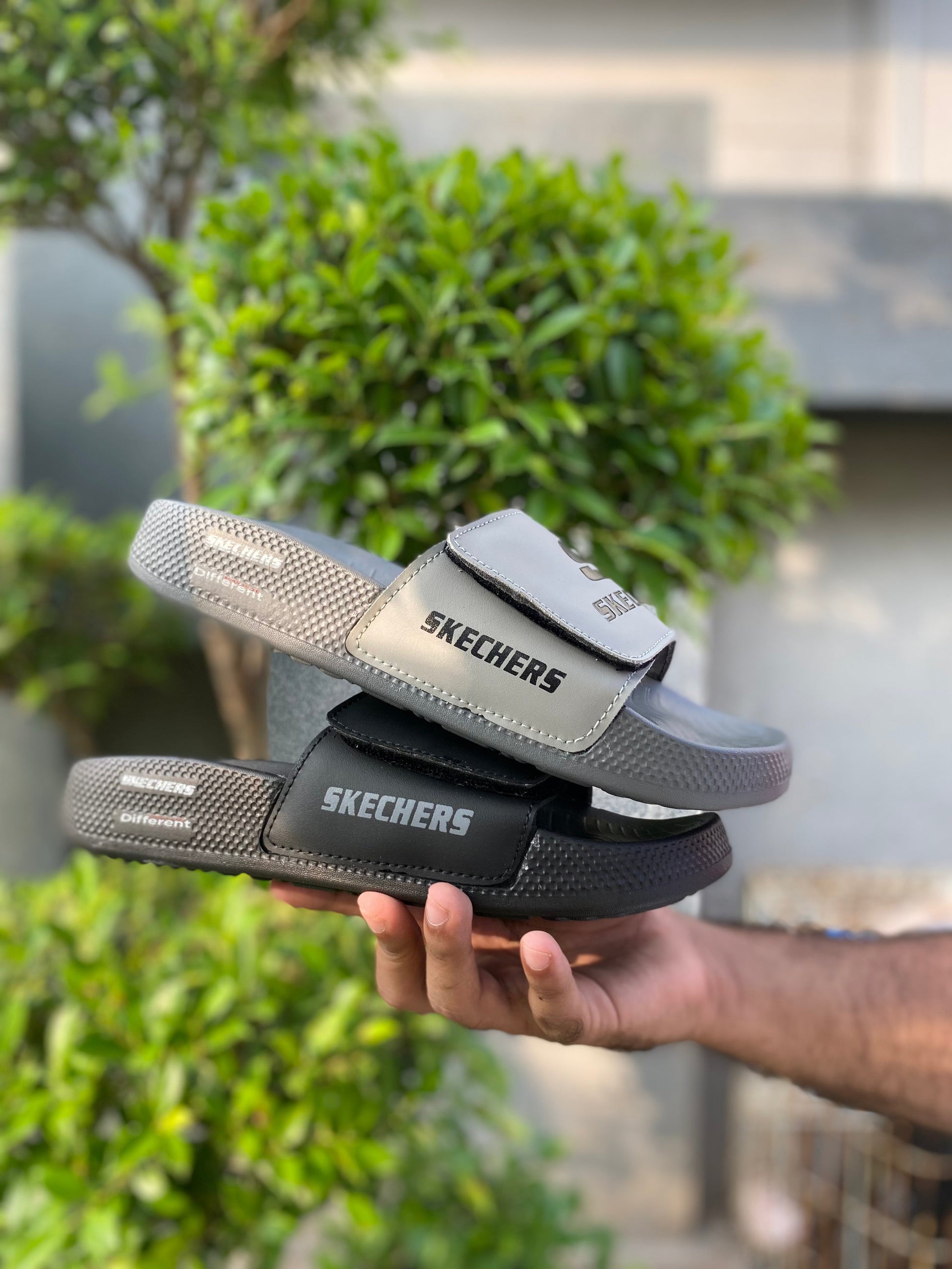 Skecher Leo Slides - Reluxe