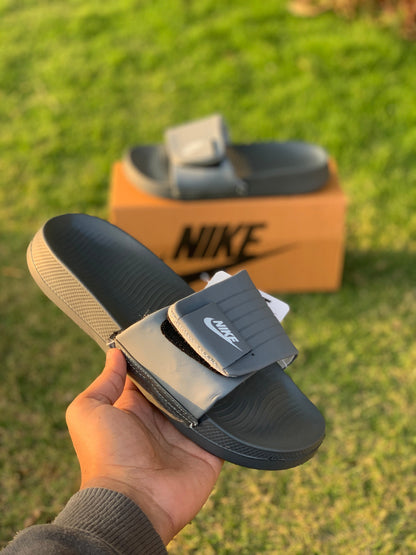 NIKE SLIDE - Reluxe