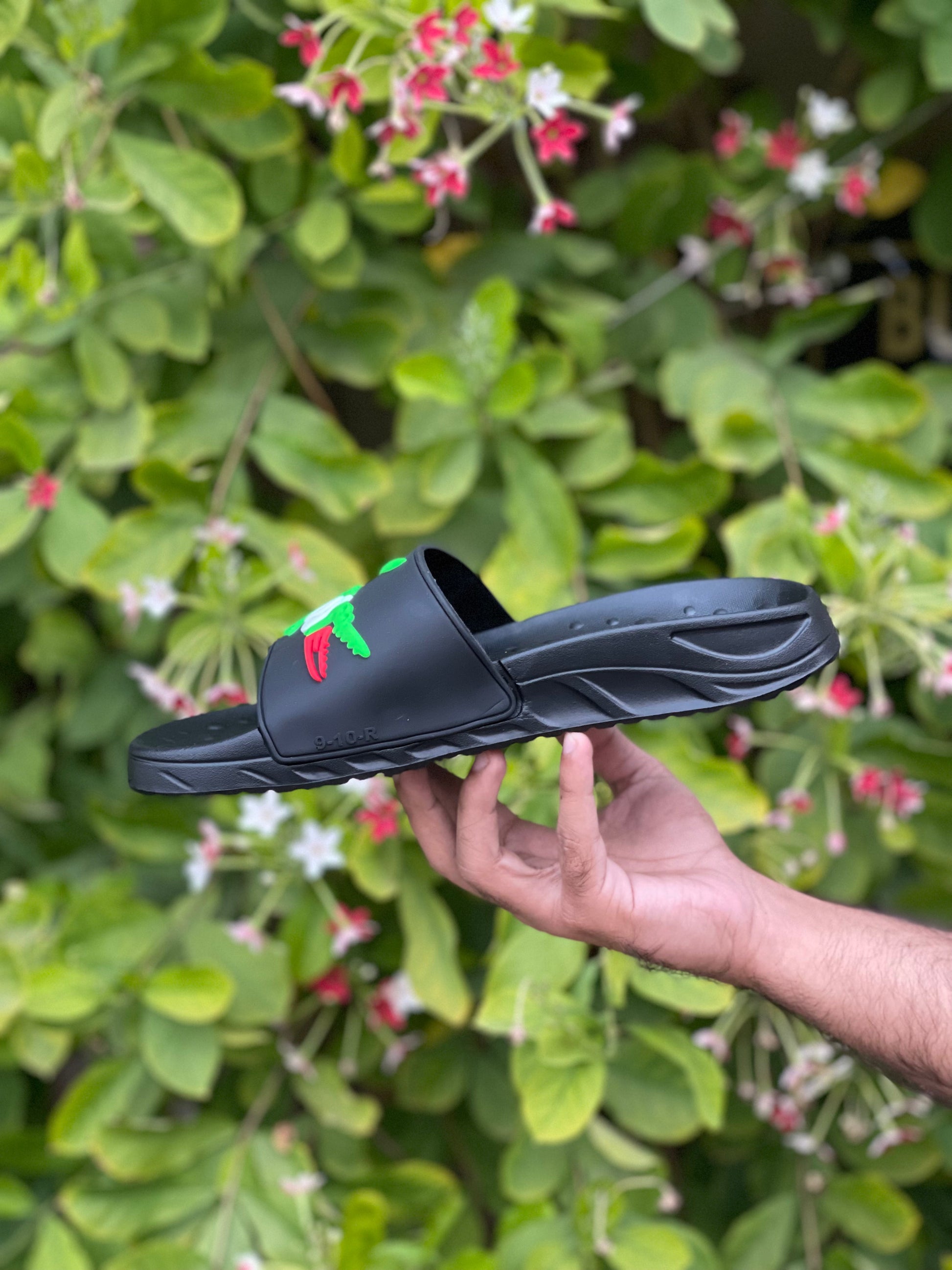 Lacoste Funky Slides - Reluxe