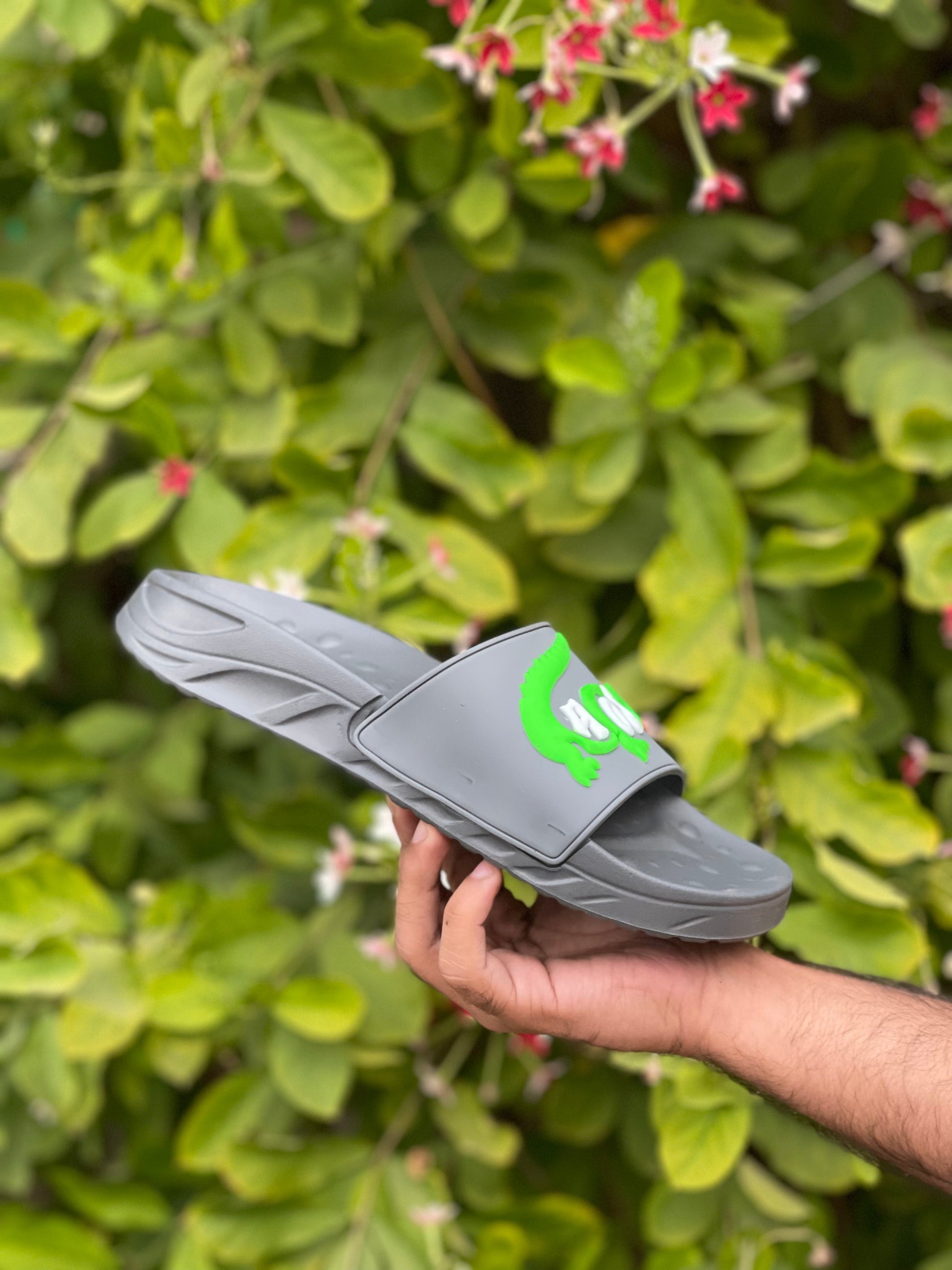 Lacoste Funky Slides - Reluxe