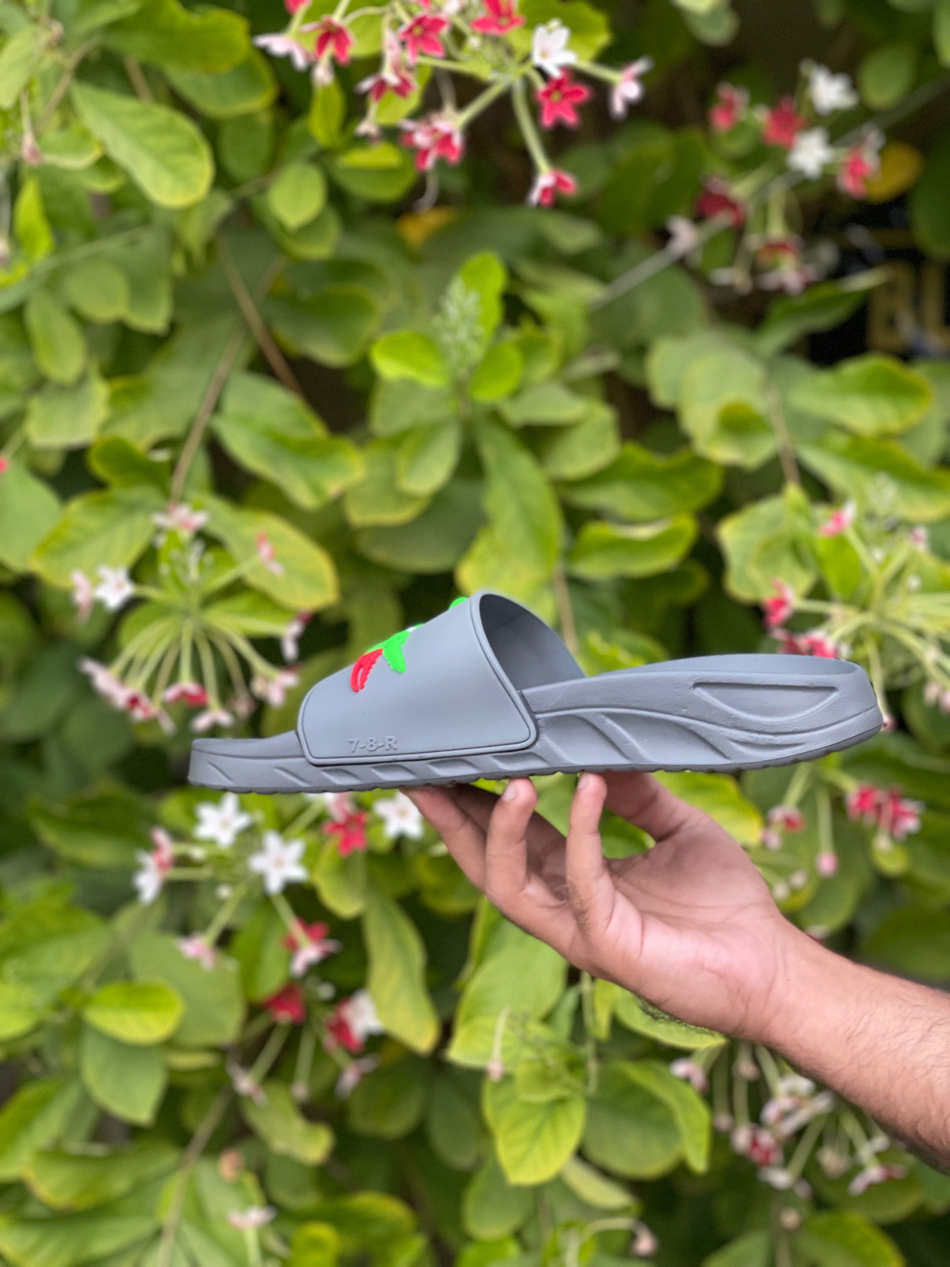 Lacoste Funky Slides - Reluxe