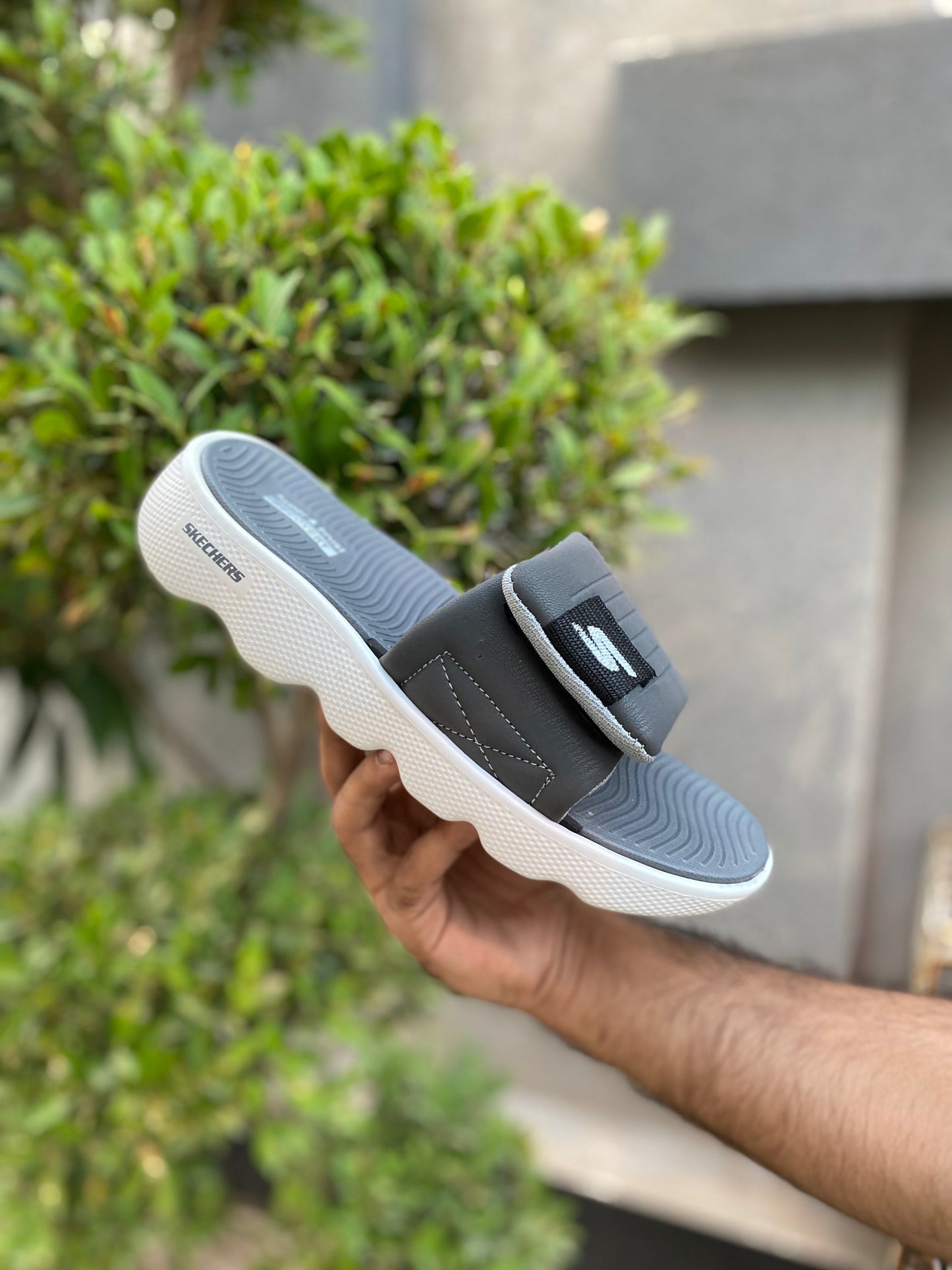 Skecher Puffy Slides - Reluxe